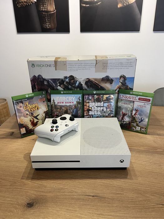 XBOX ONE S , 1 Pad , 4gry