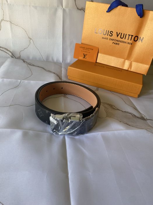 Cinto preto da LV
