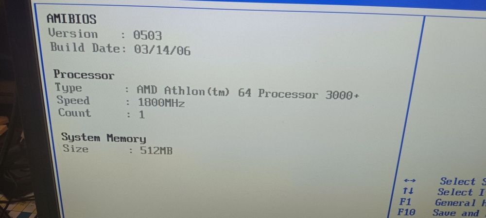 Komputer stacjonarny z monitorem