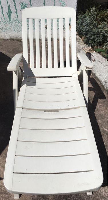 espreguiçadeira Grosfillex com almofada