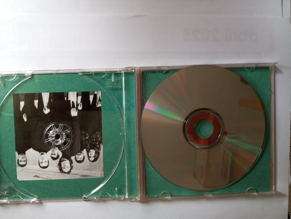 Mão Morta -Há Já Muito Tempo Nesta Latrina O Ar Se Tornou Irrespirável