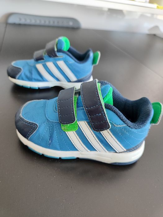 Sapatilhas Adidas - Tamanho 23