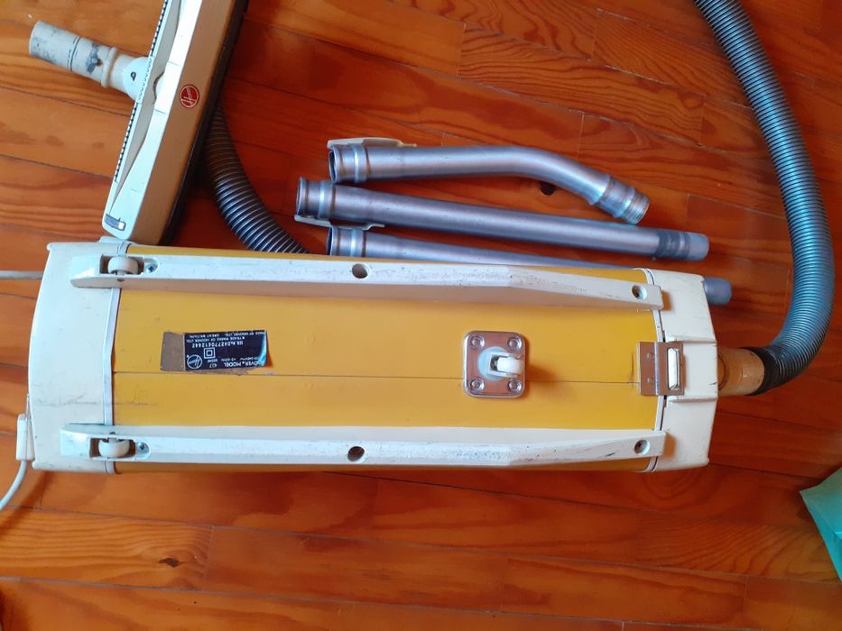 Aspirador Hoover Model 427 de 600W.