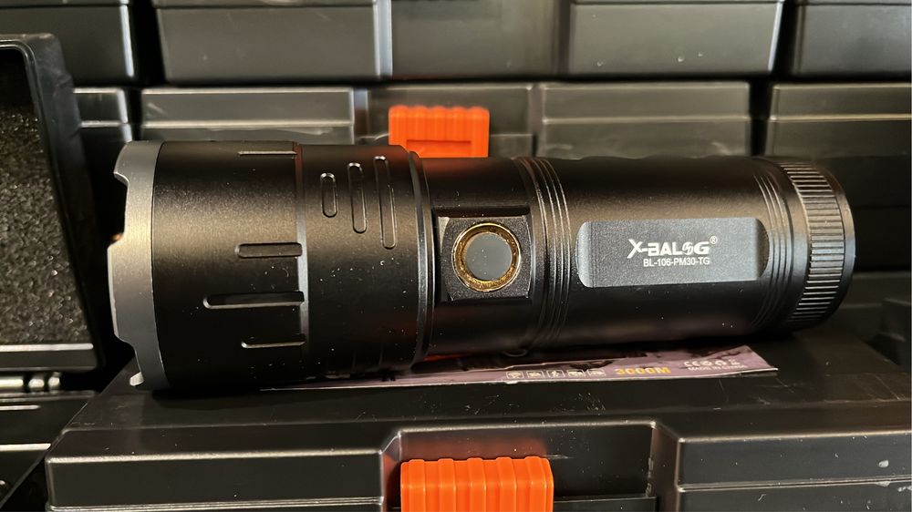 Lanterna de mão 2000 metros