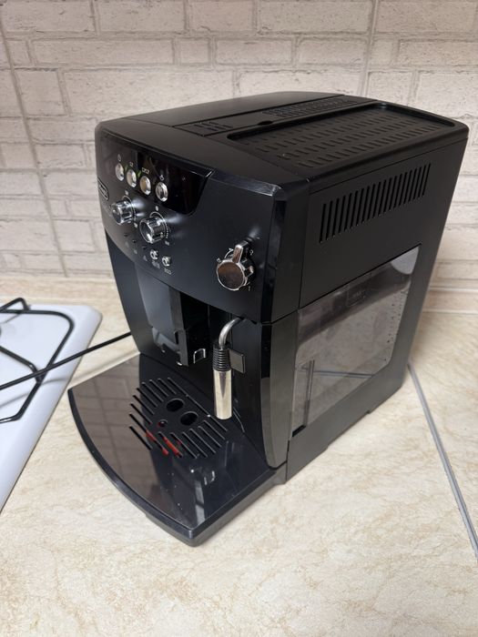 Кавомашина Delonghi Magnifica Esam04.110.B