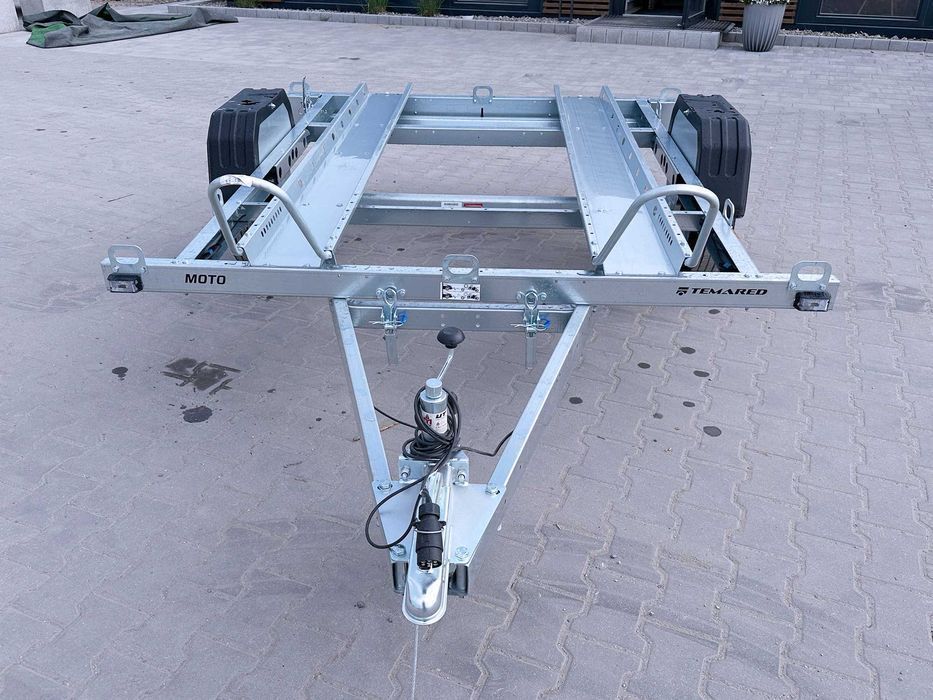 TEMARED MOTO 2 Premium DMC 750 kg na 2 motocykle bez podłogi