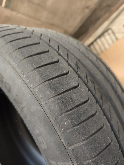 Dois pneus 245/50R18