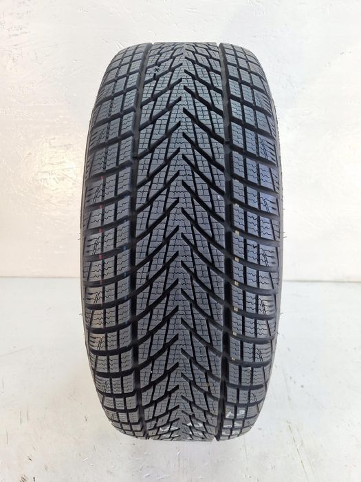 Opona Goodyear Ultra Grip Performance 3 215/55r17 98H