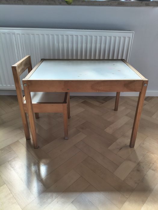 Stolik Ikea dla dzieci z krzesłem