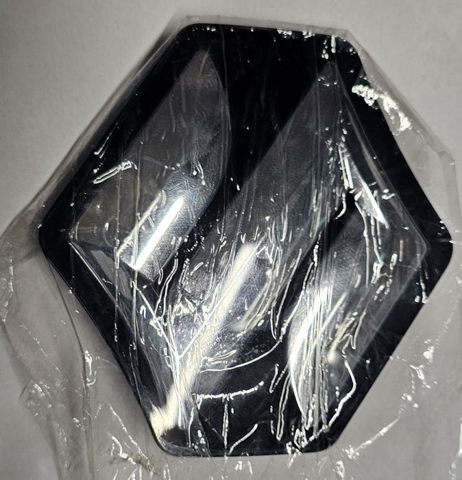 Emblemat znaczek pod radar Suzuki Vitara III atrapa grill