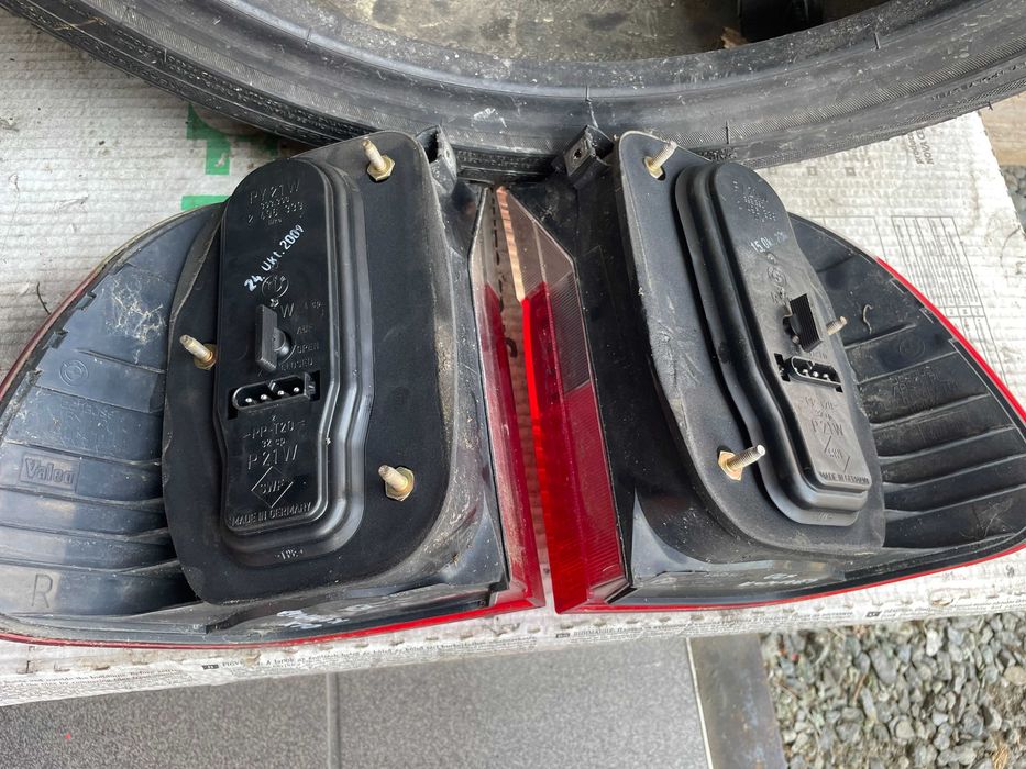 Bmw 5 e39 kombi lift lampa prawy lewy tył HELLA biały kierunek komplet