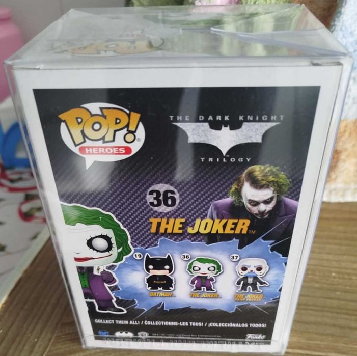 Funko Pop The Joker + Capa Protetora
