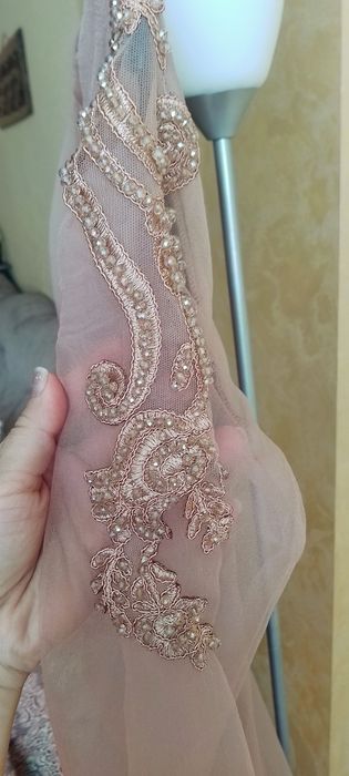 Платье вышитое камнями кофейного цвета