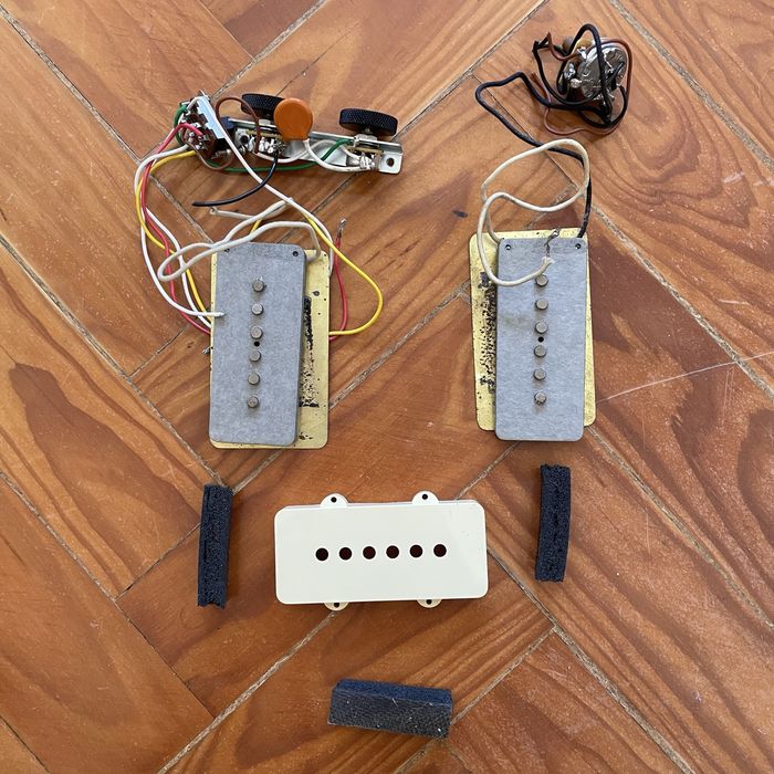 Pickups + Pickguard - Duo sonic e Jazzmaster