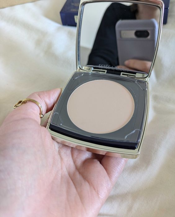 Esteé Lauder DoubleWear Stay-In-Place Matte Powder Foundation SPF 10