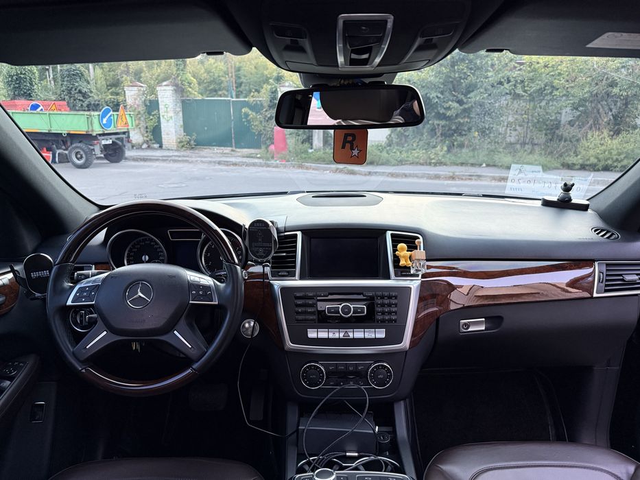 Продаю Mercedes-Benz ML350 2013 року
