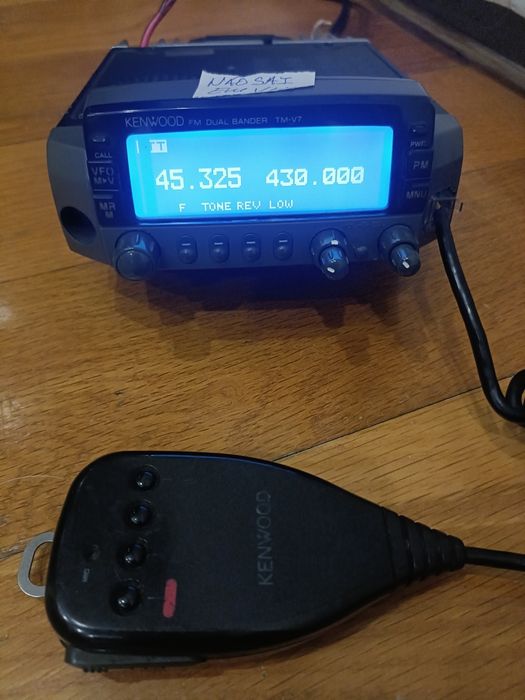 Kenwood TM-V7 ////Yaesu icom
