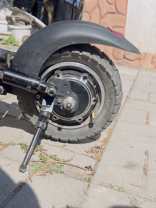 Продам электросамокат Kugoo M4 Pro.