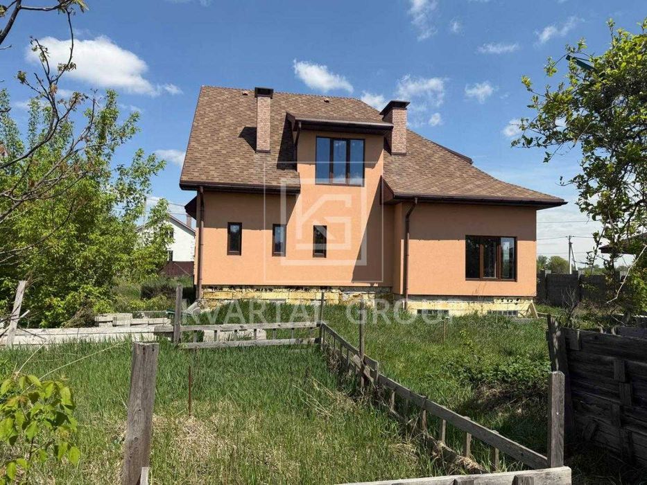 Продаж просторого будинку 180 м² з гаражем та укриттям !