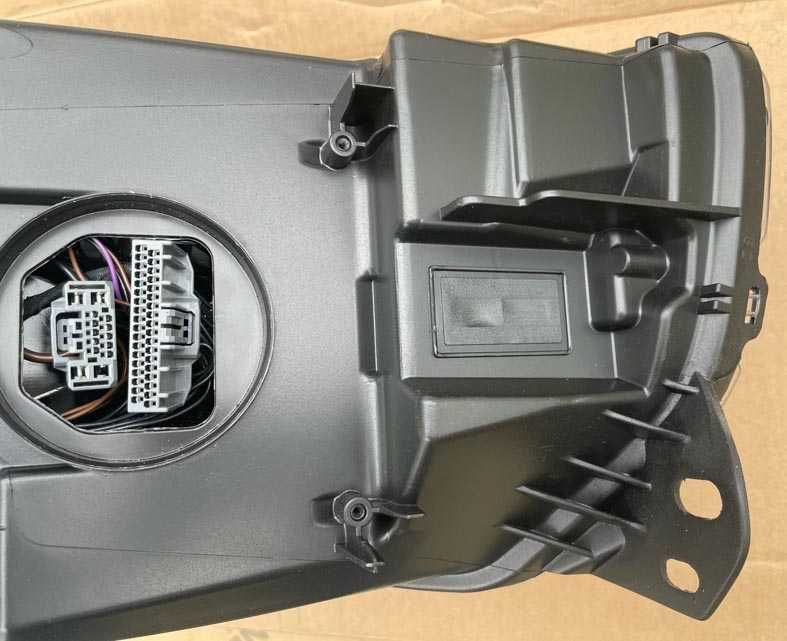 otica frontal ESQ volvo XC40 . fase 1 . FULL LED