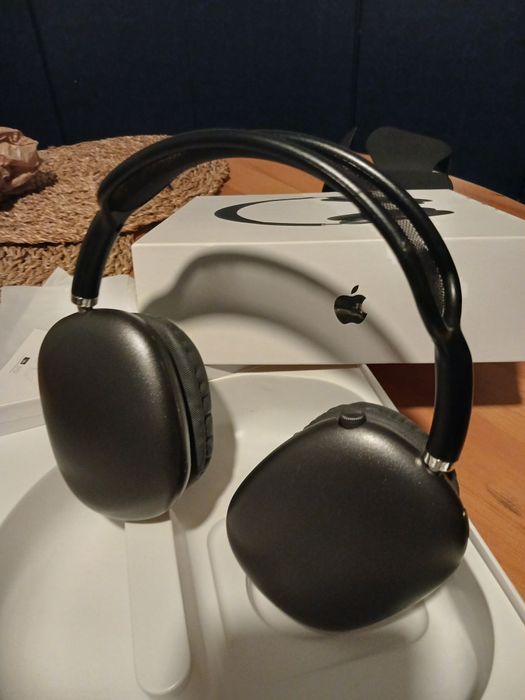 Airpods Max model 2098