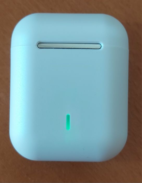 Fones brancos com capa
