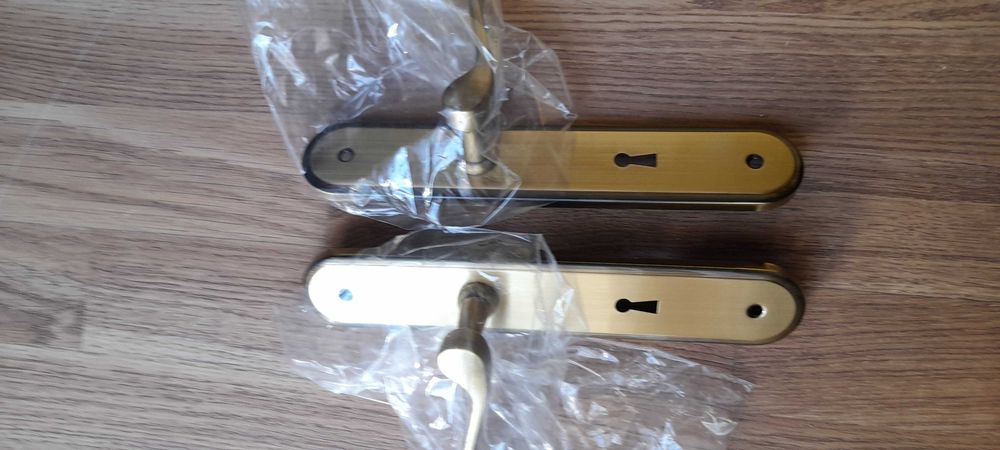 Fechadura / puxadores e dobradiças novos em oxidado frances