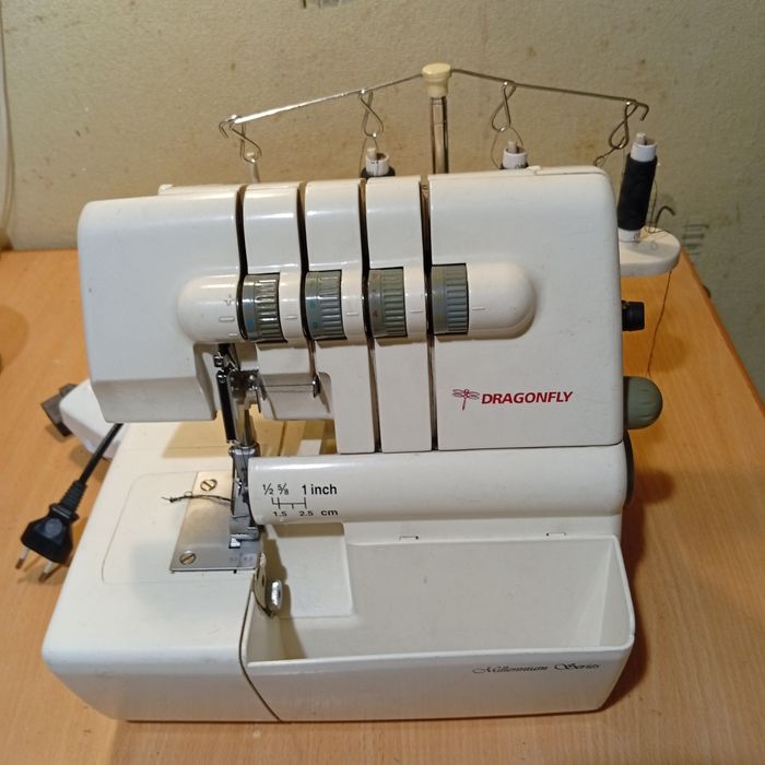 Продам ОВЕРЛОК Dragonfly