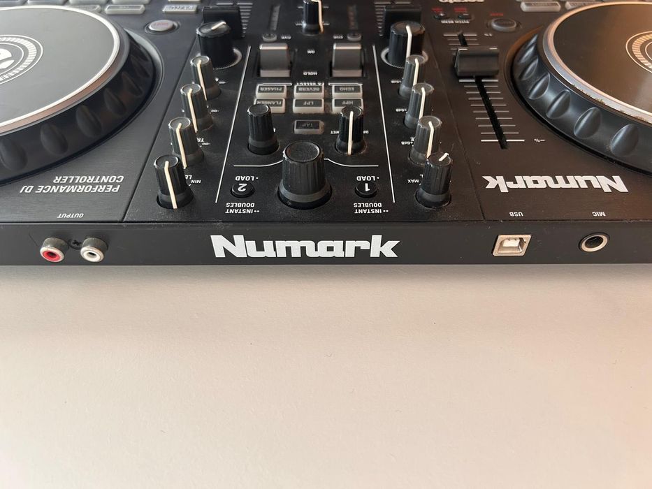 Controlador DJ Numark Mixtrack Pro FX