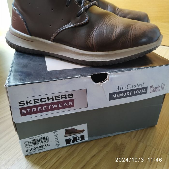 Botins/ botasda skechers, muito bom estado, muito confortáveis.