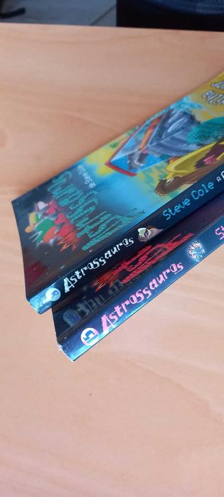 Astrossauros (LIVROS) Volume 8 e 15
