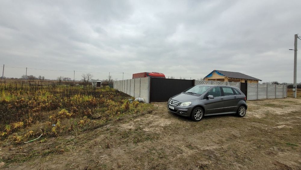 Ділянка 6 соток за 4000дол.Киів обл.