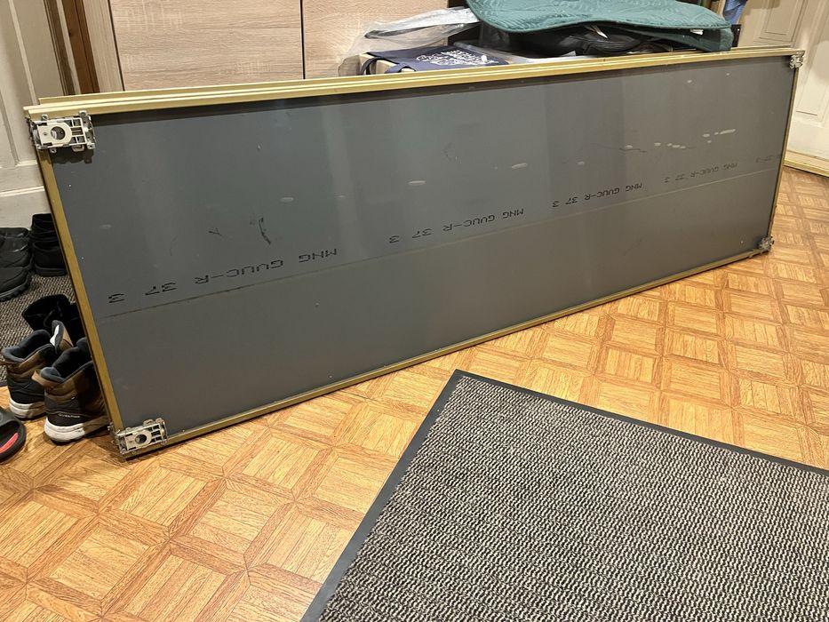 Drzwi przesuwne z lustrem