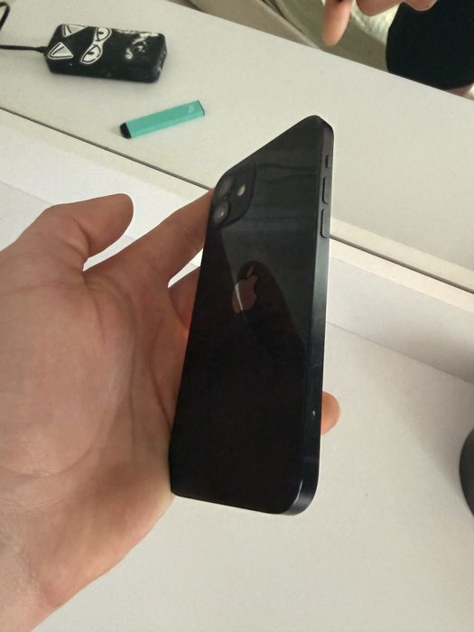 Продам iphone 12