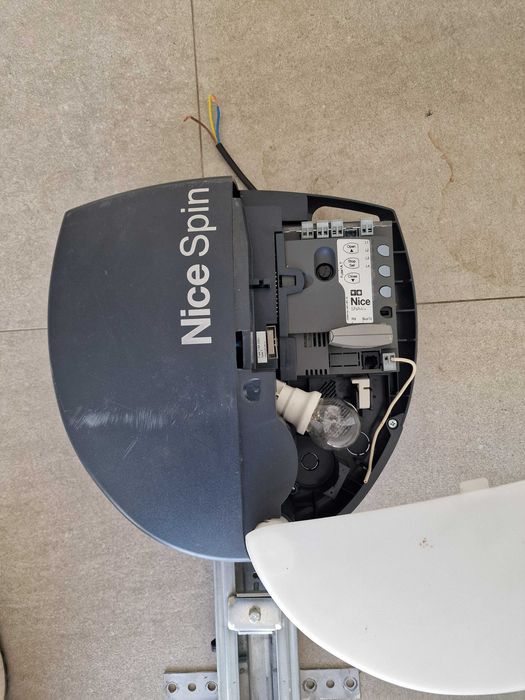 Motor Portão Garagem NICE SPIN com Calha e 1 Comando – Completo