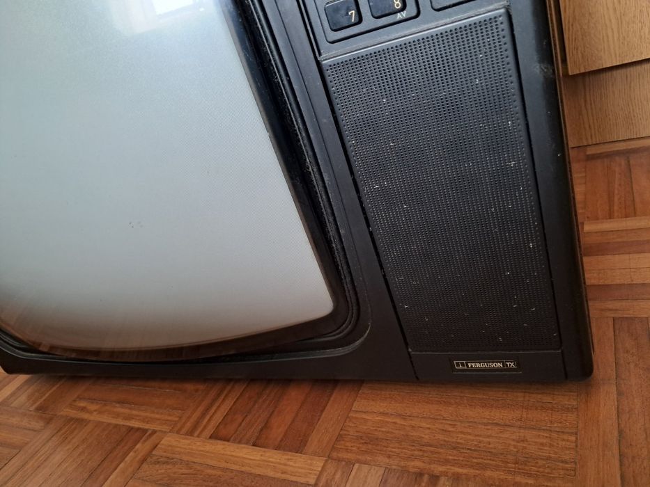 TV antiga preto e branco
