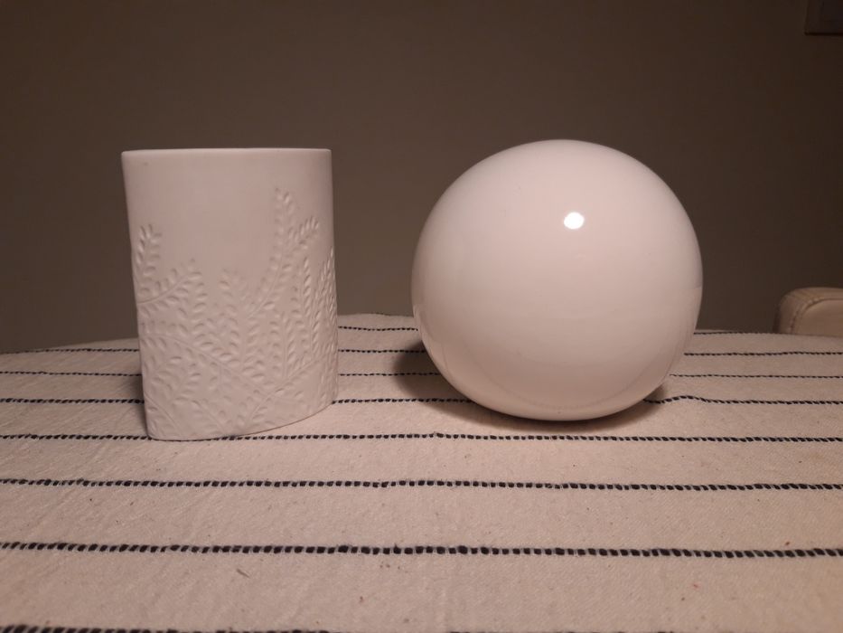Recipiente de cerâmica branco para escova de dentes ou canetas