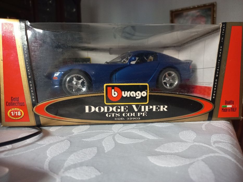 Gold collection BBURAGO: Dodge Viper (GTS COUPE) 1/18
