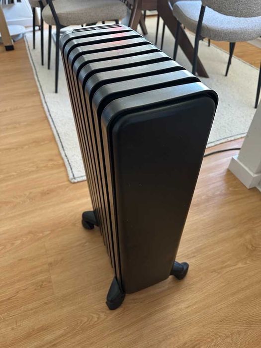 Aquecedor a óleo Rowenta preto (2000W)