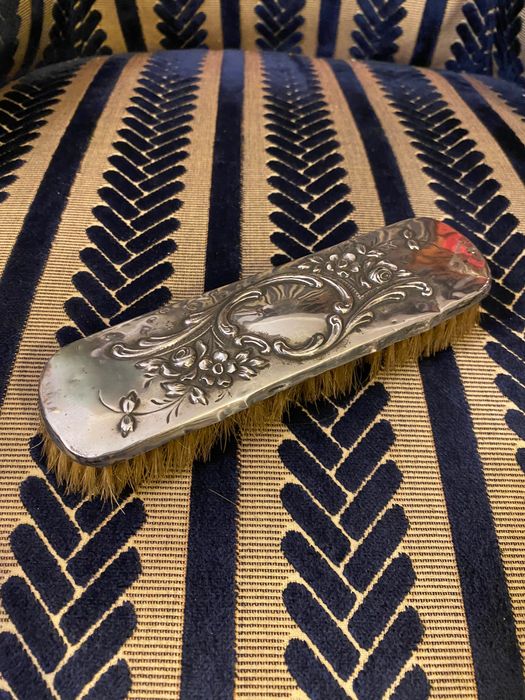 Escova Prata Portuguesa contrastada Javali 17 cm Arte Nova