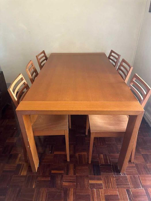 MESA DE JANTAR com 4 cadeiras | Oportunidade