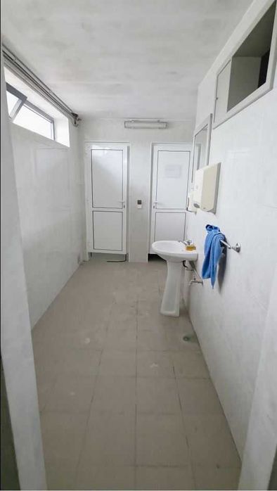 Armazém 1200m2 alugar com máquinas mobiliário