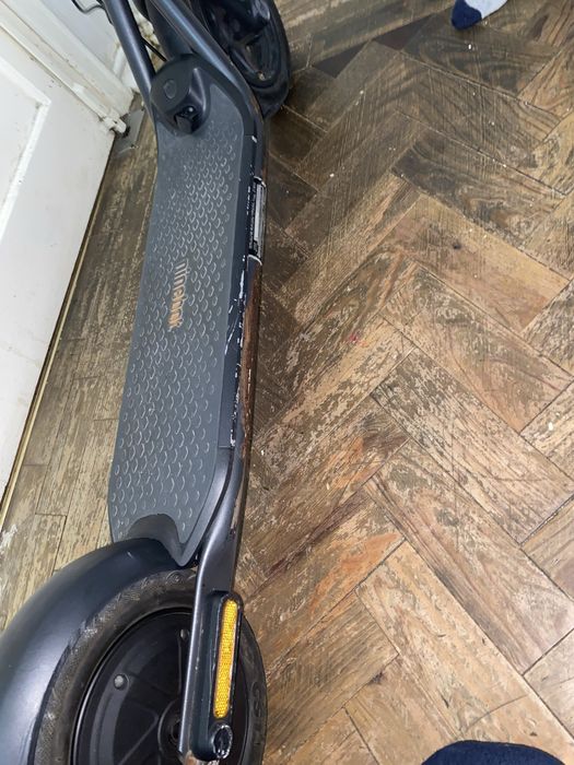 Segway Ninebot F2E – Com Carregador e Manual