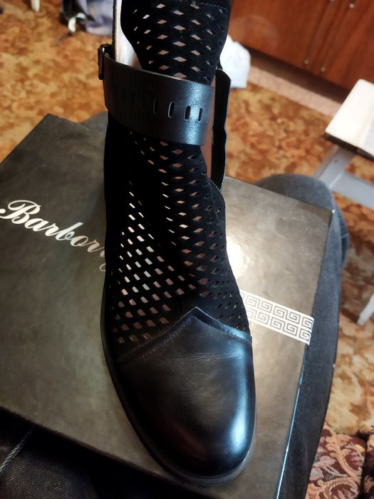 Продам новые женские ботинки размер 39