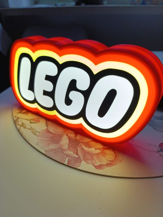 Lampa LED Lego dla fanów