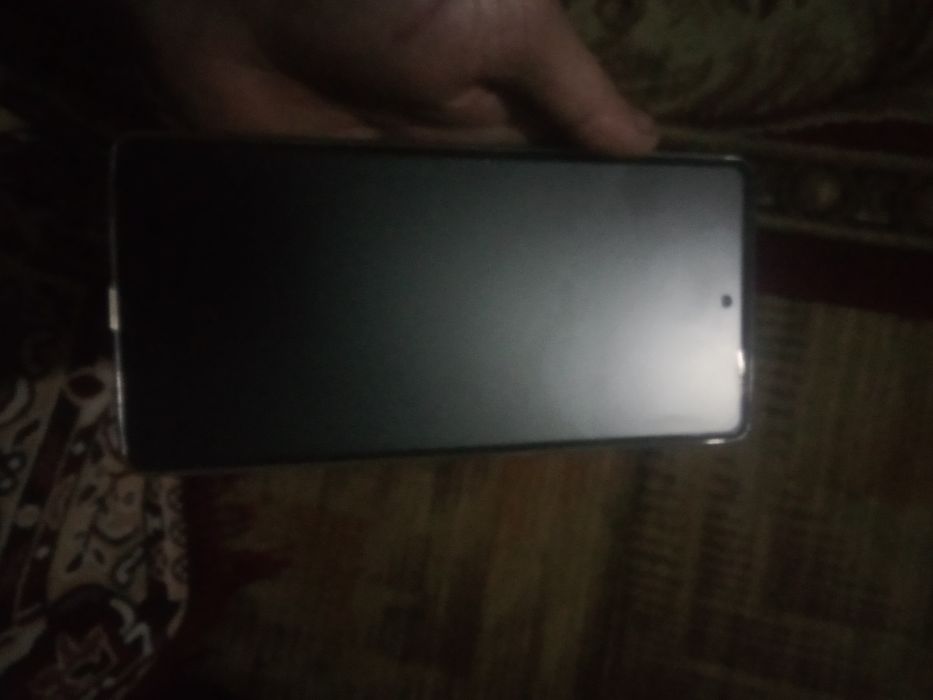 Продав смартфон.