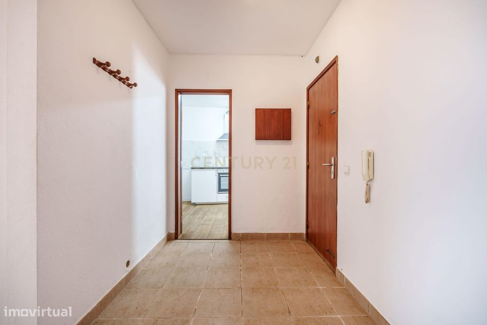T2 renovado com varanda e terraço no Centro Histórico de Silves