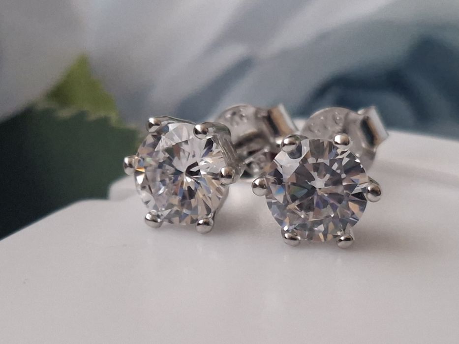 Srebrne kolczyki z białą cyrkonią pr.925