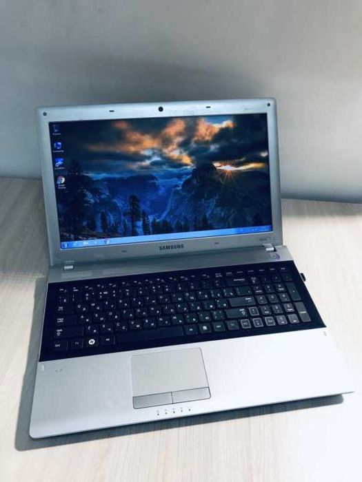 Ноутбук Samsung RV513  15.6"