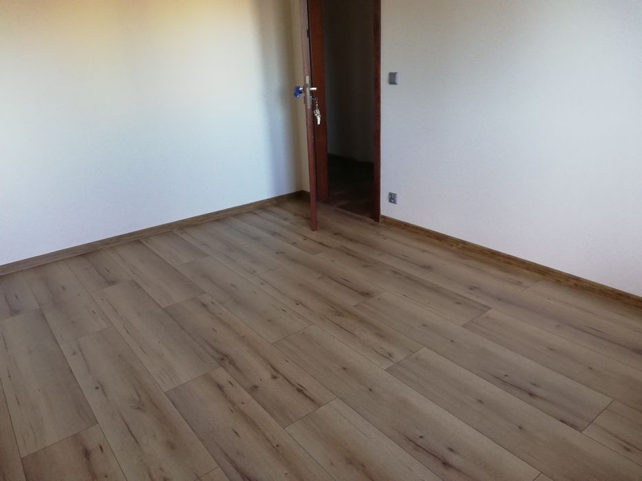 Złota rączka MALOWANIE remonty Tapetowanie Układanie paneli podłogowyc